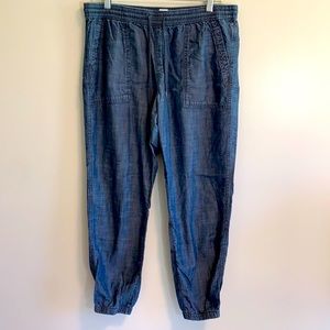 GAP Denim Chambray Joggers. Size M